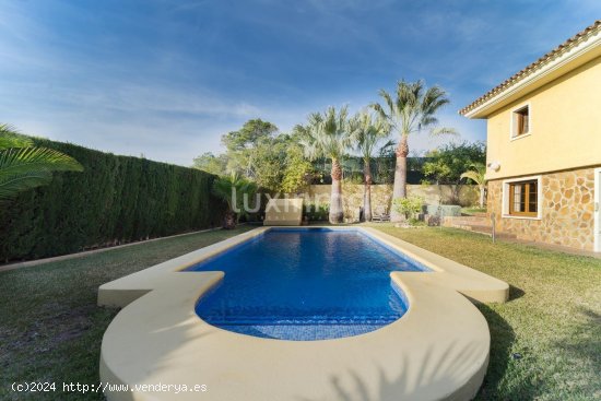 Casa en venta en La Nucia (Alicante)