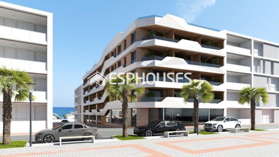 Local en venta a estrenar en Guardamar del Segura (Alicante)