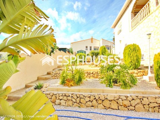 Casa en venta en La Nucia (Alicante)