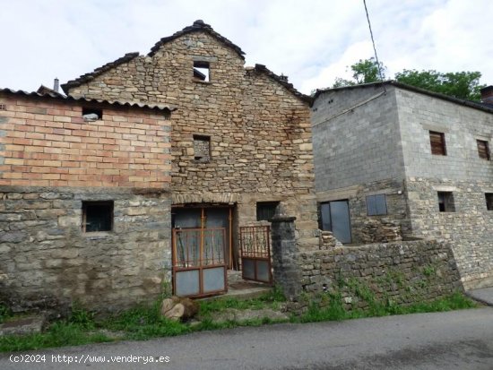 Edificio en venta en Broto (Huesca)