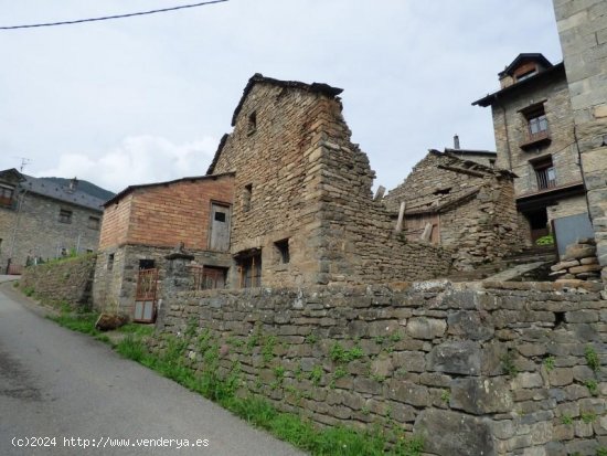 Edificio en venta en Broto (Huesca)