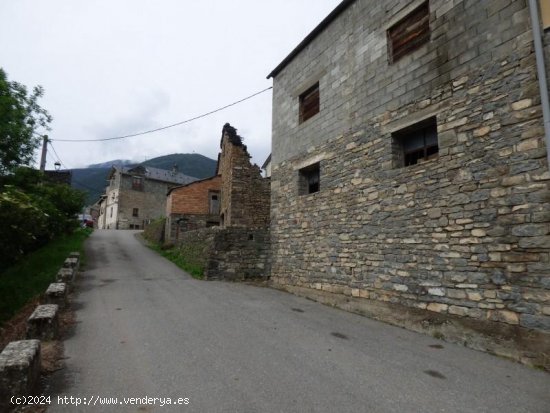 Edificio en venta en Broto (Huesca)