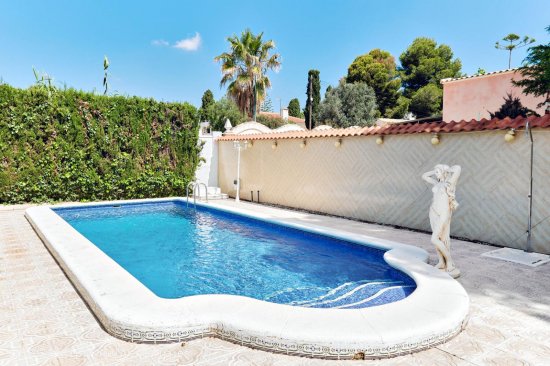 Villa en venta en Pilar de la Horadada (Alicante)