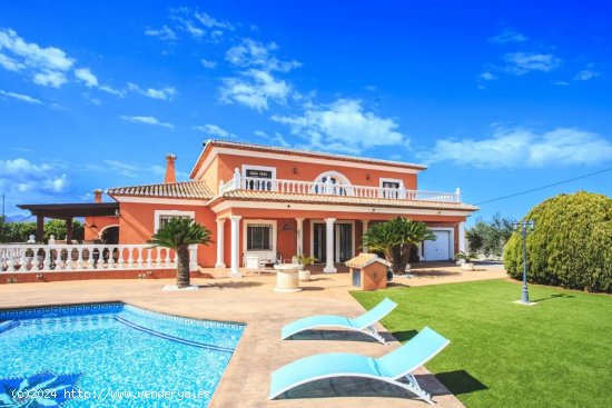 Villa en venta en Dénia (Alicante)