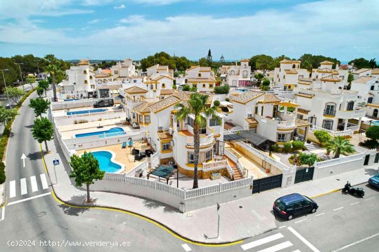  Villa en venta en Pilar de la Horadada (Alicante) 