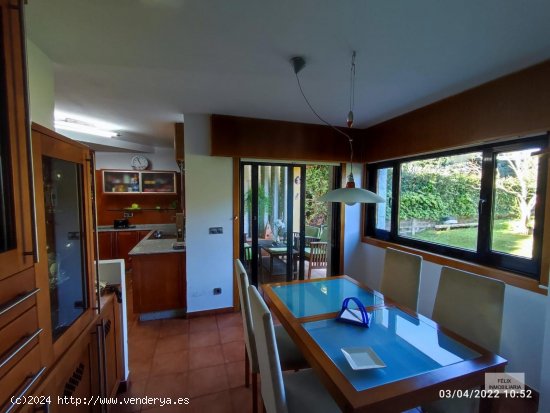 Chalet en venta en Oleiros (La Coruña)