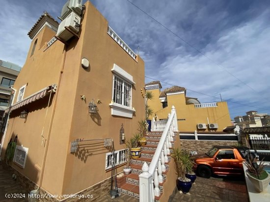 Villa en venta en San Miguel de Salinas (Alicante)