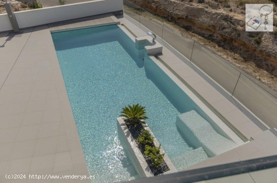 Villa en venta a estrenar en Orihuela (Alicante)