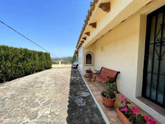 Villa en venta en Benidoleig (Alicante)