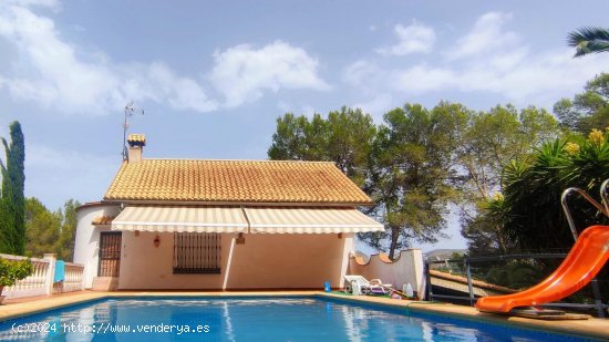 Villa en venta en Carcaixent (Valencia)