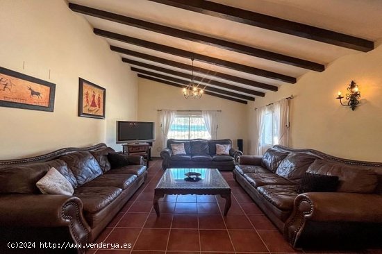 Villa en venta en Castell de Castells (Alicante)