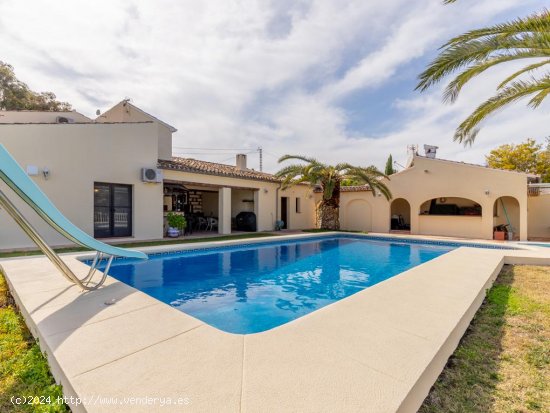 Finca en venta en Benissa (Alicante)