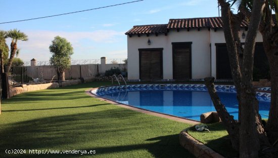 Villa en venta en Catral (Alicante)