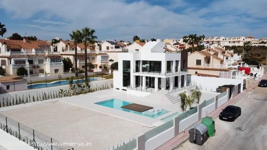  Villa en venta en Torrevieja (Alicante) 