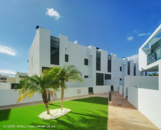 Bungalow en venta a estrenar en Pilar de la Horadada (Alicante)