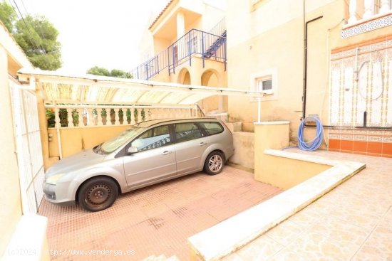 Chalet en venta en Torrevieja (Alicante)