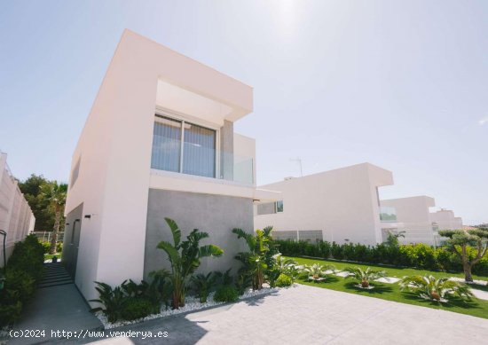 Villa en venta en construcción en Benidorm (Alicante)