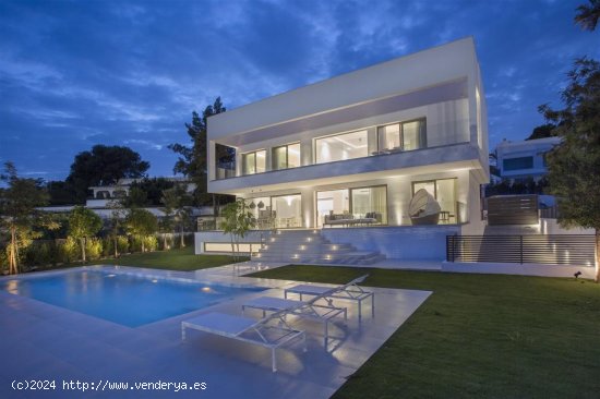  Villa en venta en Estepona (Málaga) 