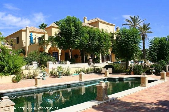 Villa en venta en Estepona (Málaga)