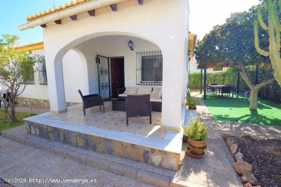 Villa en venta en Orihuela (Alicante)