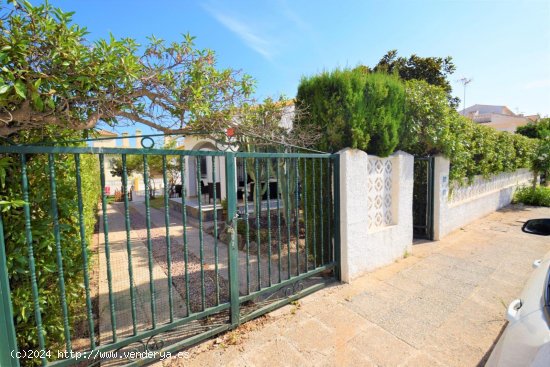 Villa en venta en Orihuela (Alicante)