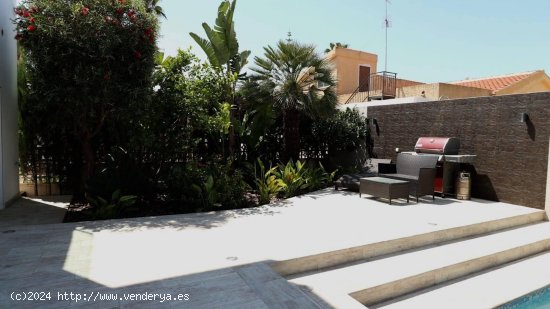 Chalet en venta en Torrevieja (Alicante)