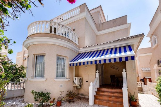 Chalet en venta en Orihuela (Alicante)