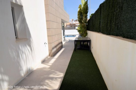 Villa en venta en Guardamar del Segura (Alicante)