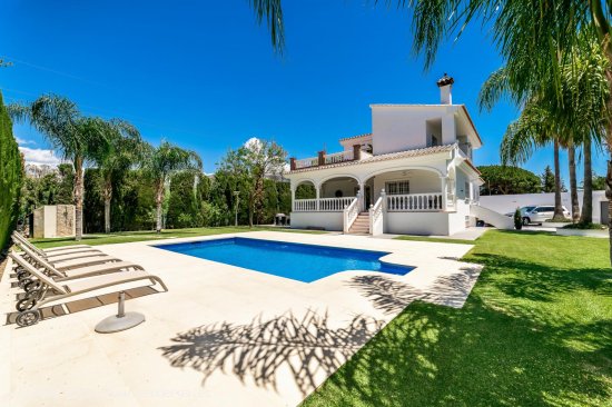  Villa en venta en Marbella (Málaga) 