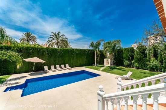 Villa en venta en Marbella (Málaga)