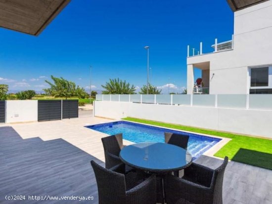 Villa en venta a estrenar en Daya Nueva (Alicante)