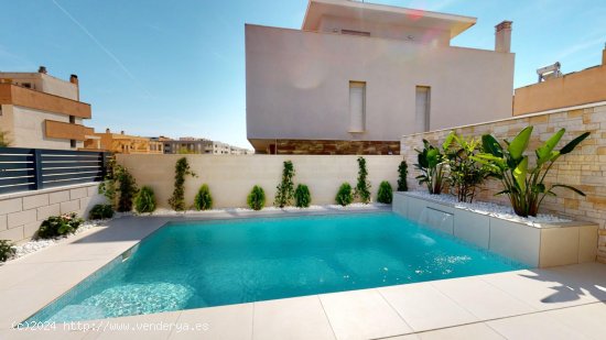 Villa en venta a estrenar en Guardamar del Segura (Alicante)