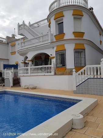 Villa en venta en Almayate (Málaga)