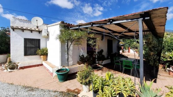 Villa en venta en Sedella (Málaga)