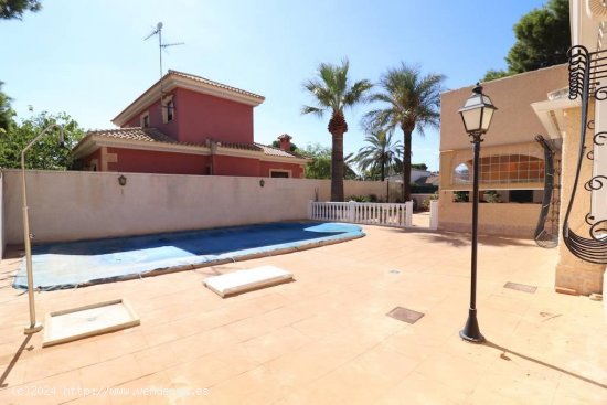 Chalet en venta en Orihuela (Alicante)