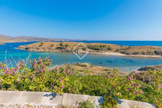 Parcela en venta en Cadaqués (Girona)