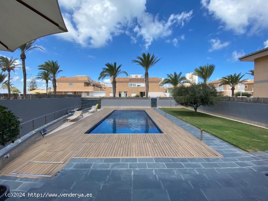  Chalet en venta en La Manga del Mar Menor (Murcia) 