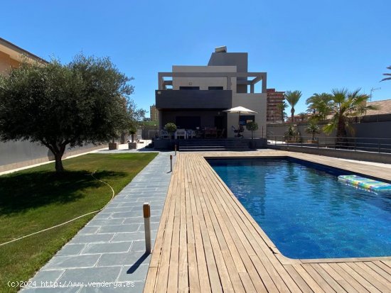 Chalet en venta en La Manga del Mar Menor (Murcia)