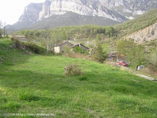 Parcela en venta en El Pueyo de Araguás (Huesca)