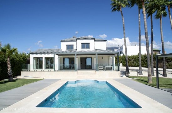  Villa en venta en Estepona (Málaga) 