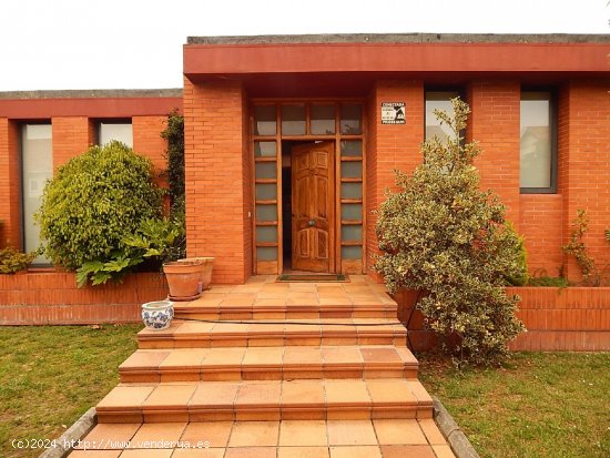 Chalet en venta en Santa Cruz de Bezana (Cantabria)