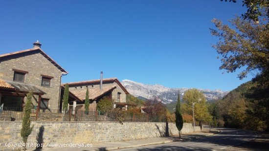 Parcela en venta en Aínsa-Sobrarbe (Huesca)