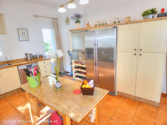 Villa en venta en Riogordo (Málaga)