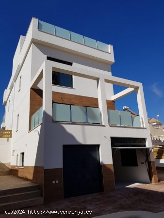 Villa en venta en San Miguel de Salinas (Alicante)