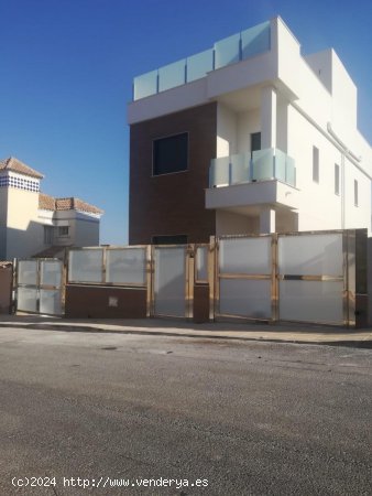 Villa en venta en San Miguel de Salinas (Alicante)