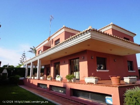 Chalet en venta en Torrevieja (Alicante)