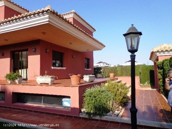 Chalet en venta en Torrevieja (Alicante)