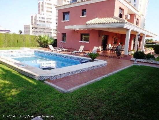 Chalet en venta en Torrevieja (Alicante)