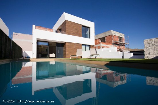 Villa en venta a estrenar en Alicante (Alicante)