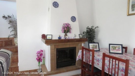 Villa en venta en Árchez (Málaga)